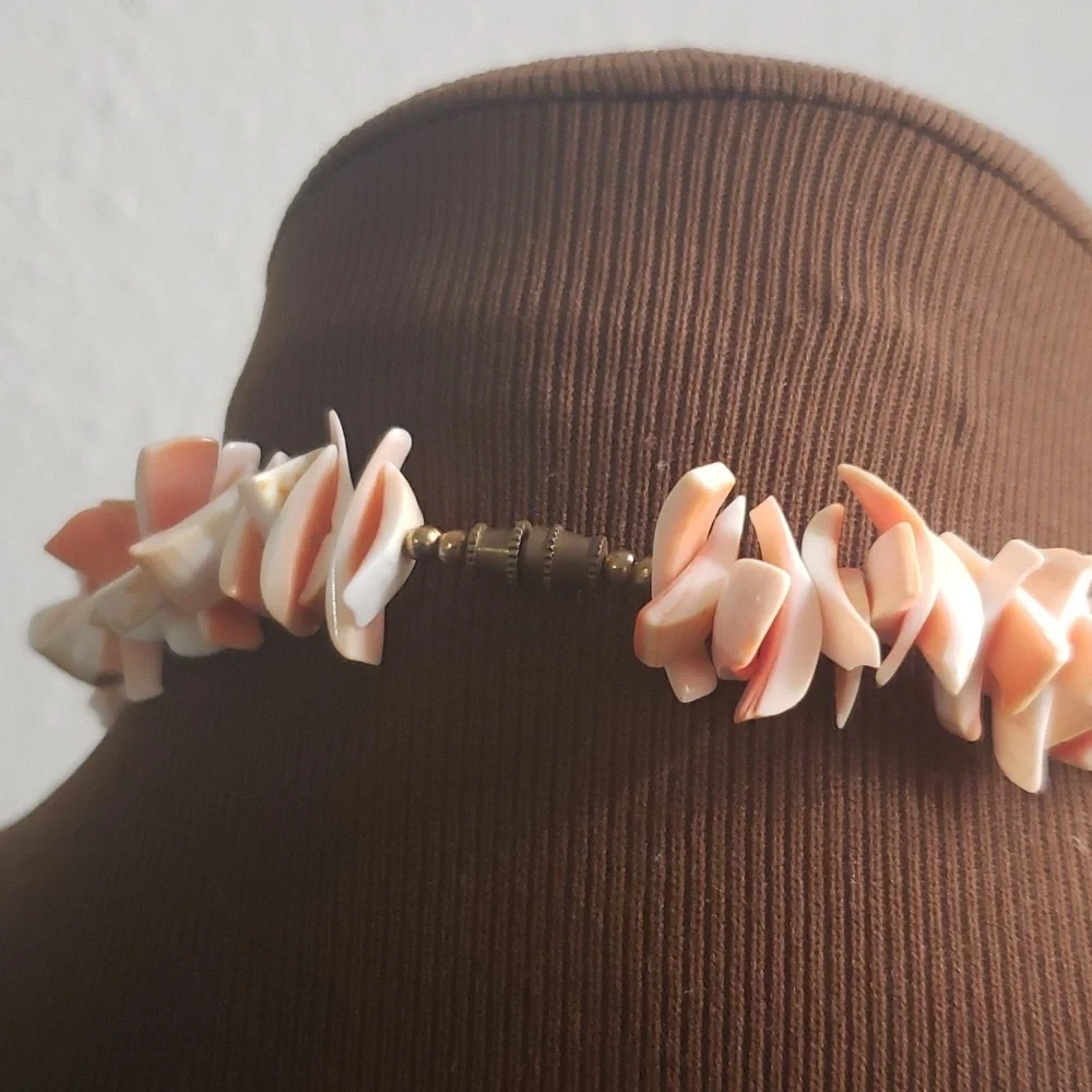 FASHION NECKLACE - Picture 2 of 2